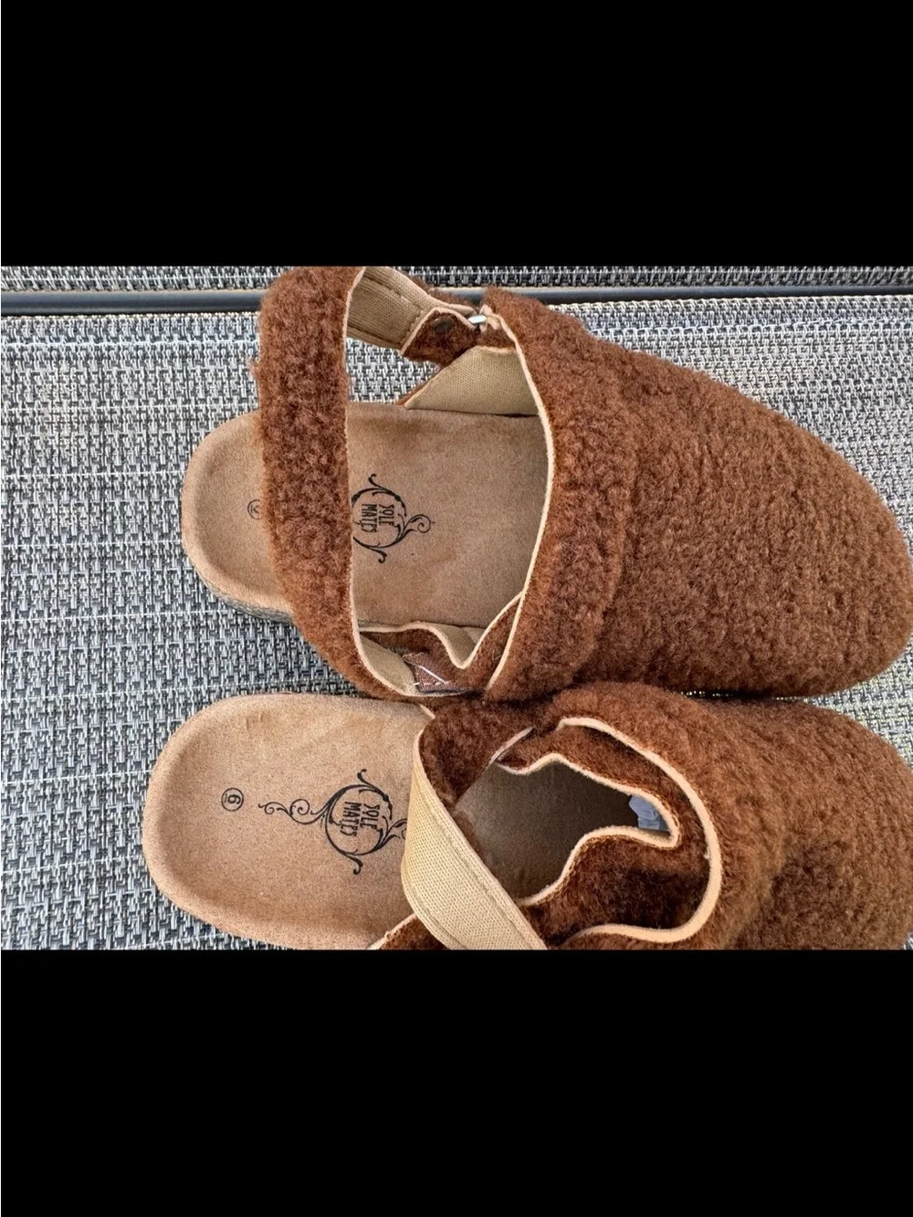 Sole Mates Ladies Sherpa camel Clog-size 6